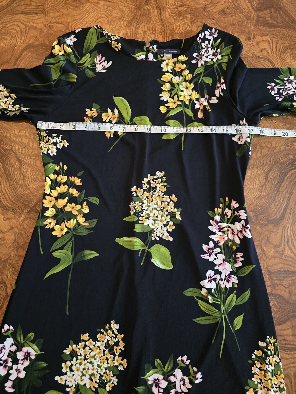 Tommy Hilfiger Black Floral Print Bell Sleeve Shift Dress Womens size 8 - Picture 7 of 8